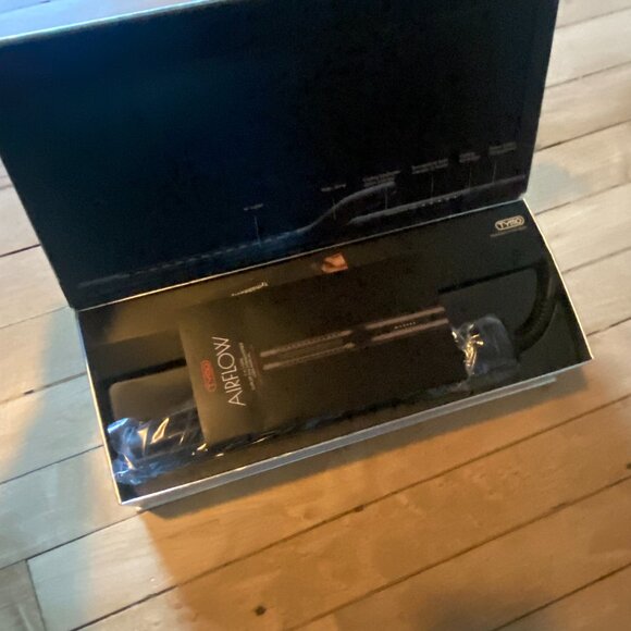 TYMO Airflow Styler 2.0 Curling Iron - Flat Iron Hair Straightener and Curler 2 - Picture 8 of 9